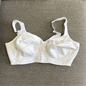 Playtex Women's Silky Soft Smoothing Bra 18 Hour Wireless